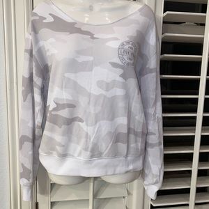 Beautiful pink sweatshirt!!